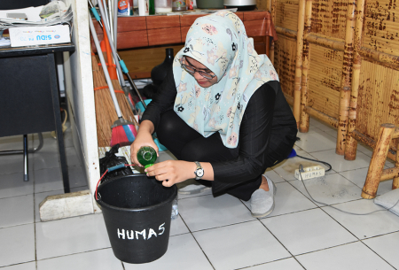 MEMBUAT CAIRAN DISINFEKTAN