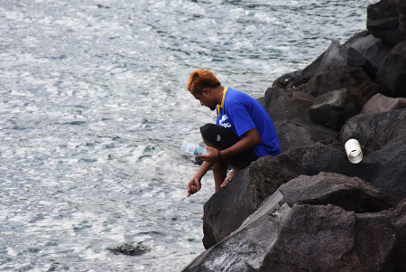 MANCING DI ATAS BATU