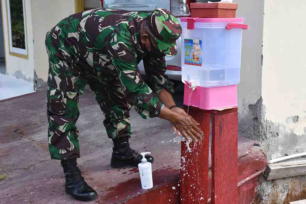 WAJIB CUCI TANGAN