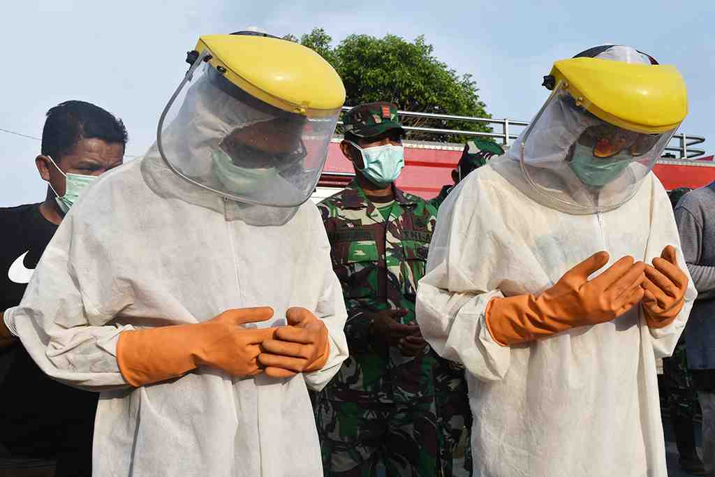 BERDOA SEBELUM SEMPROT DISINFEKTAN