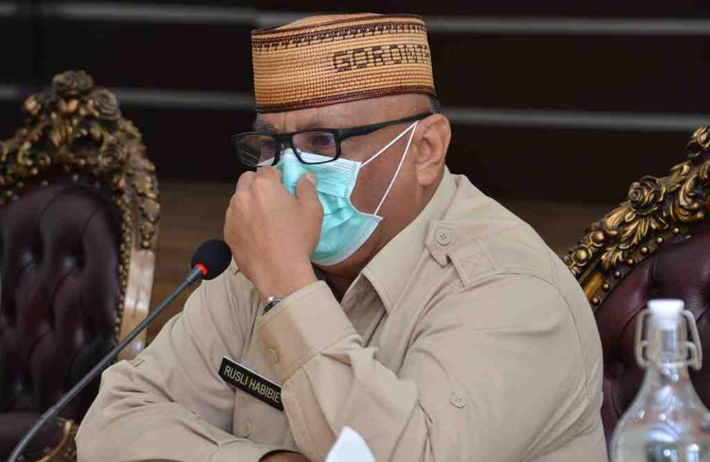 GAJI GUBERNUR UNTUK PENANGANAN COVID-19