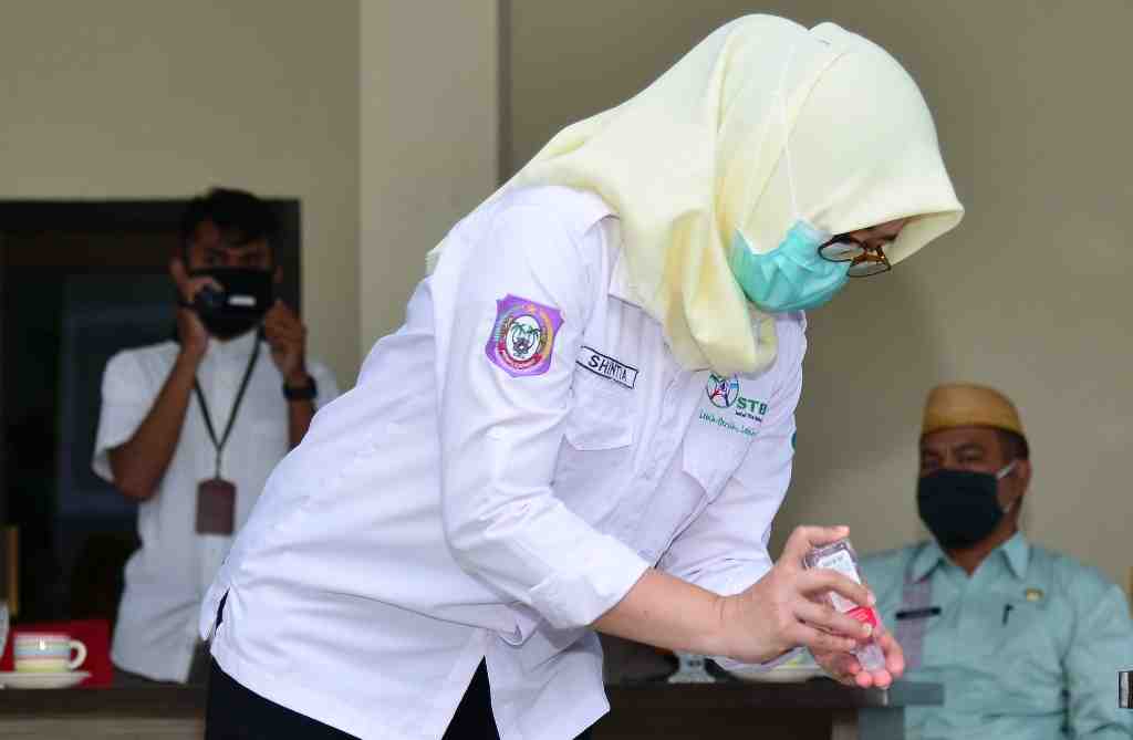 GEL PENCUCI TANGAN