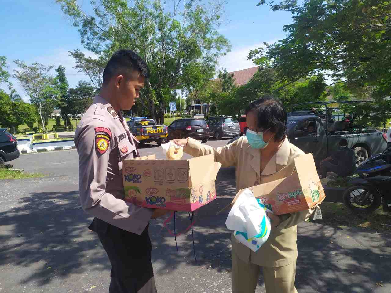 BAGIKAN DONAT