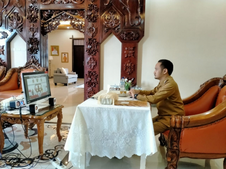 VIDEO CONFERENCE PENANGANAN COVID-19