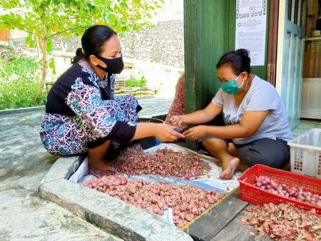 KUPAS BAWANG
