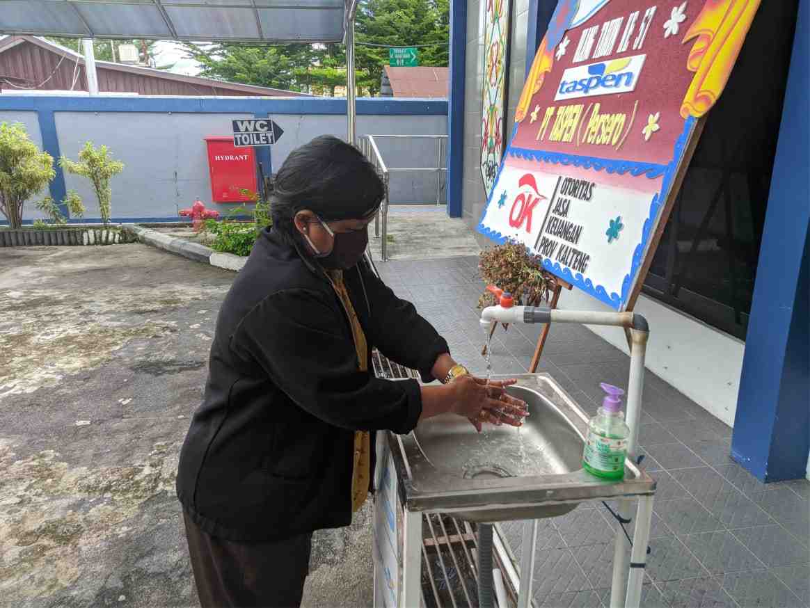 WAJIB CUCI TANGAN