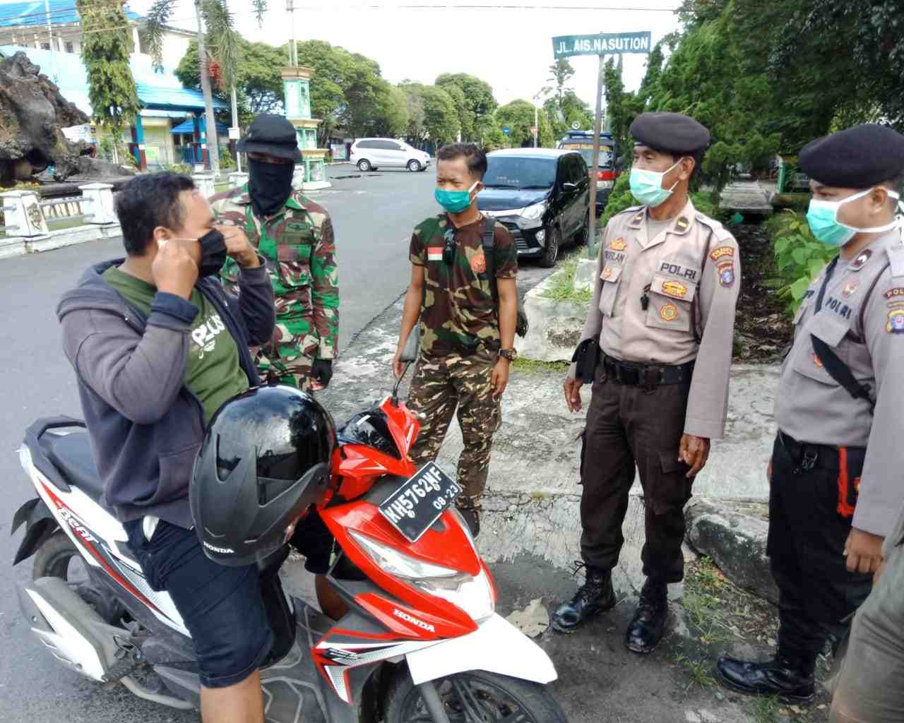 IMBAUAN WAJIB GUNAKAN MASKER