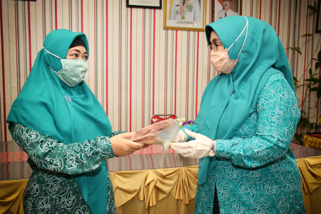 BAGIKAN MASKER di KECAMATAN ASTAMBUL