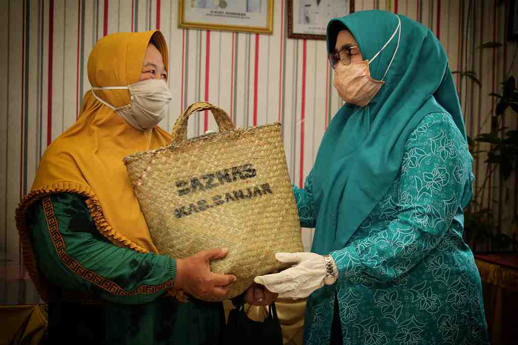 PAKET SEMBAKO KEBUTUHAN POKOK WARGA