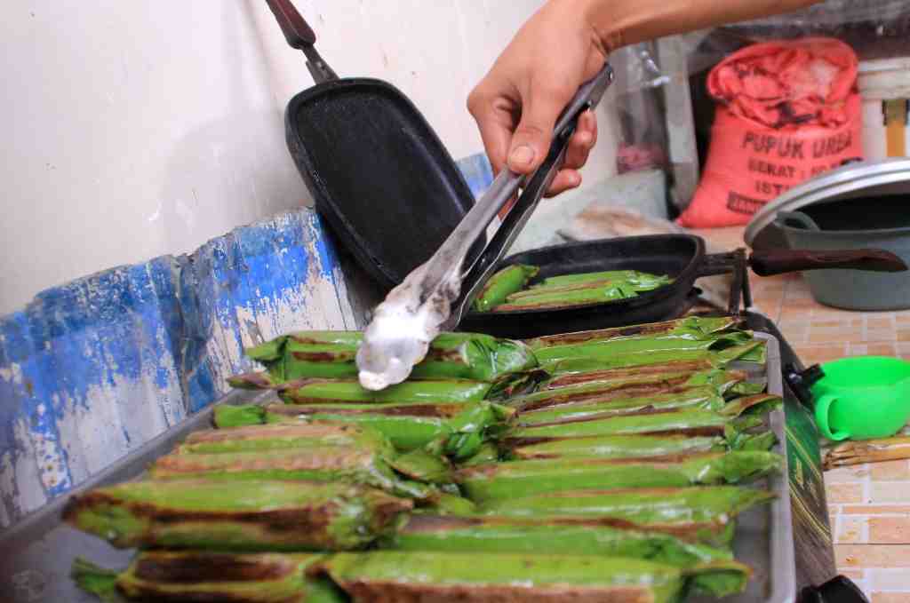 KUE LALAMPA