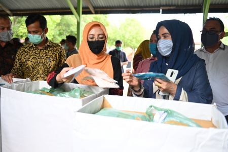 MASKER KAIN UNTUK KELUARGA MISKIN