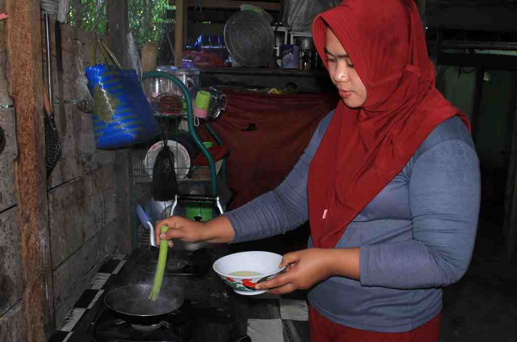 OLES WAJAN KUE DADARA