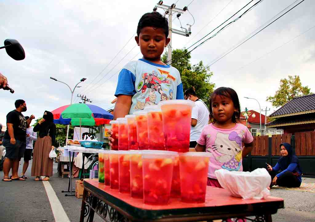 PILIH ES BUAH