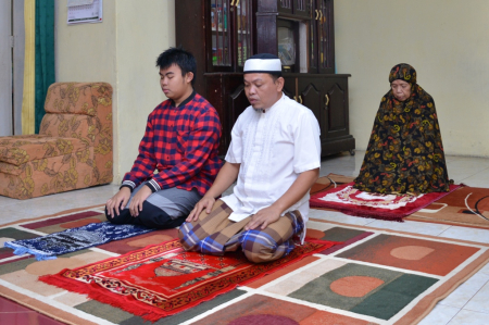 SALAT TARAWIH di RUMAH