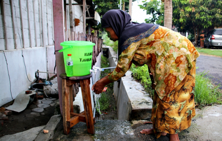 TEMPAT CUCI TANGAN BANTUAN DESA