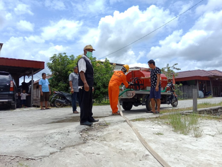 PERSIAPAN PENYEMPROTAN DISINFEKTAN