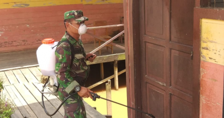 SEMPROT CAIRAN DISINFEKTAN