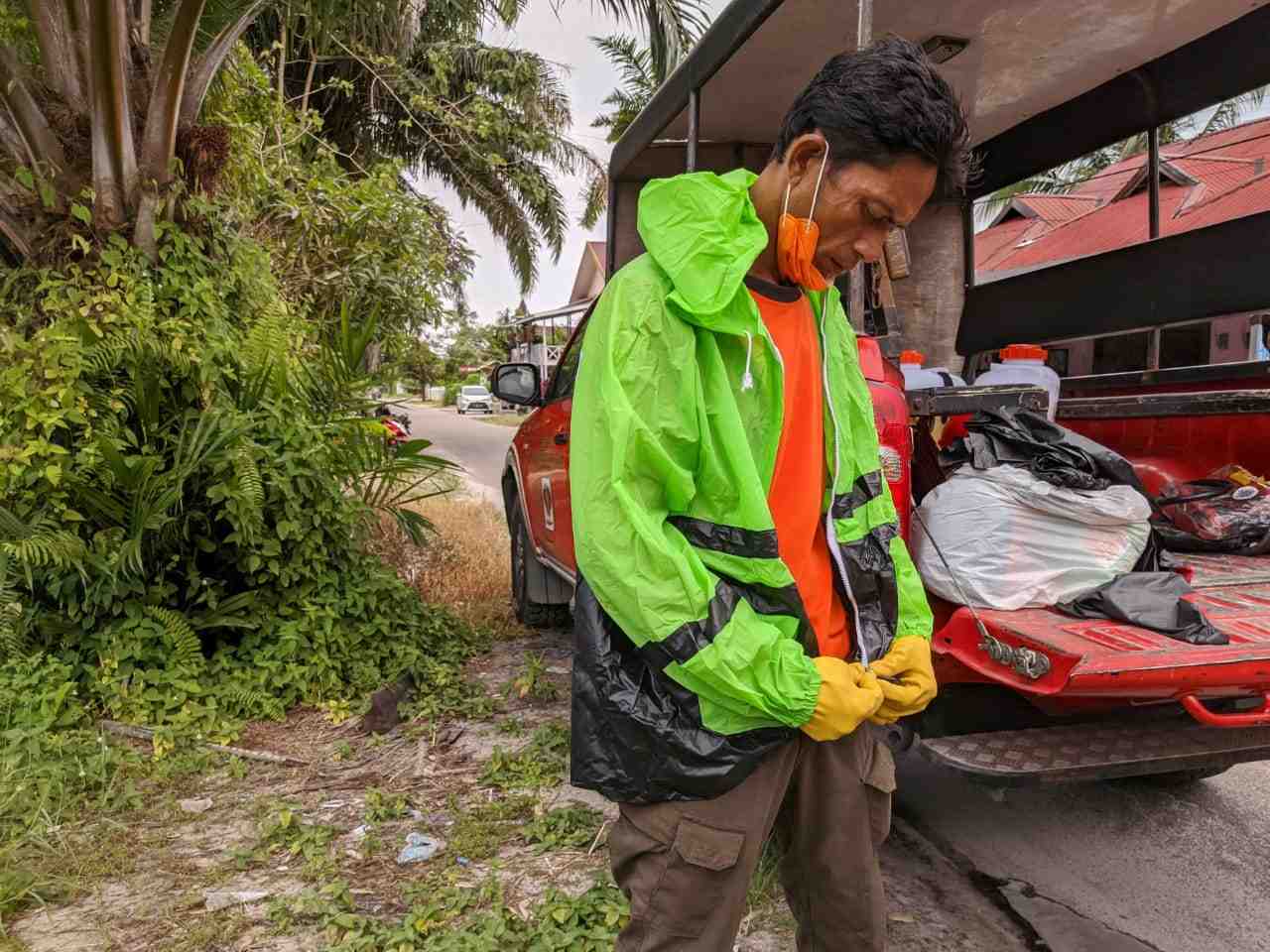 PASANG ALAT PELINDUNG DIRI