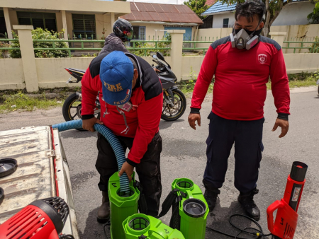 TUANG CAIRAN DISINFEKTAN