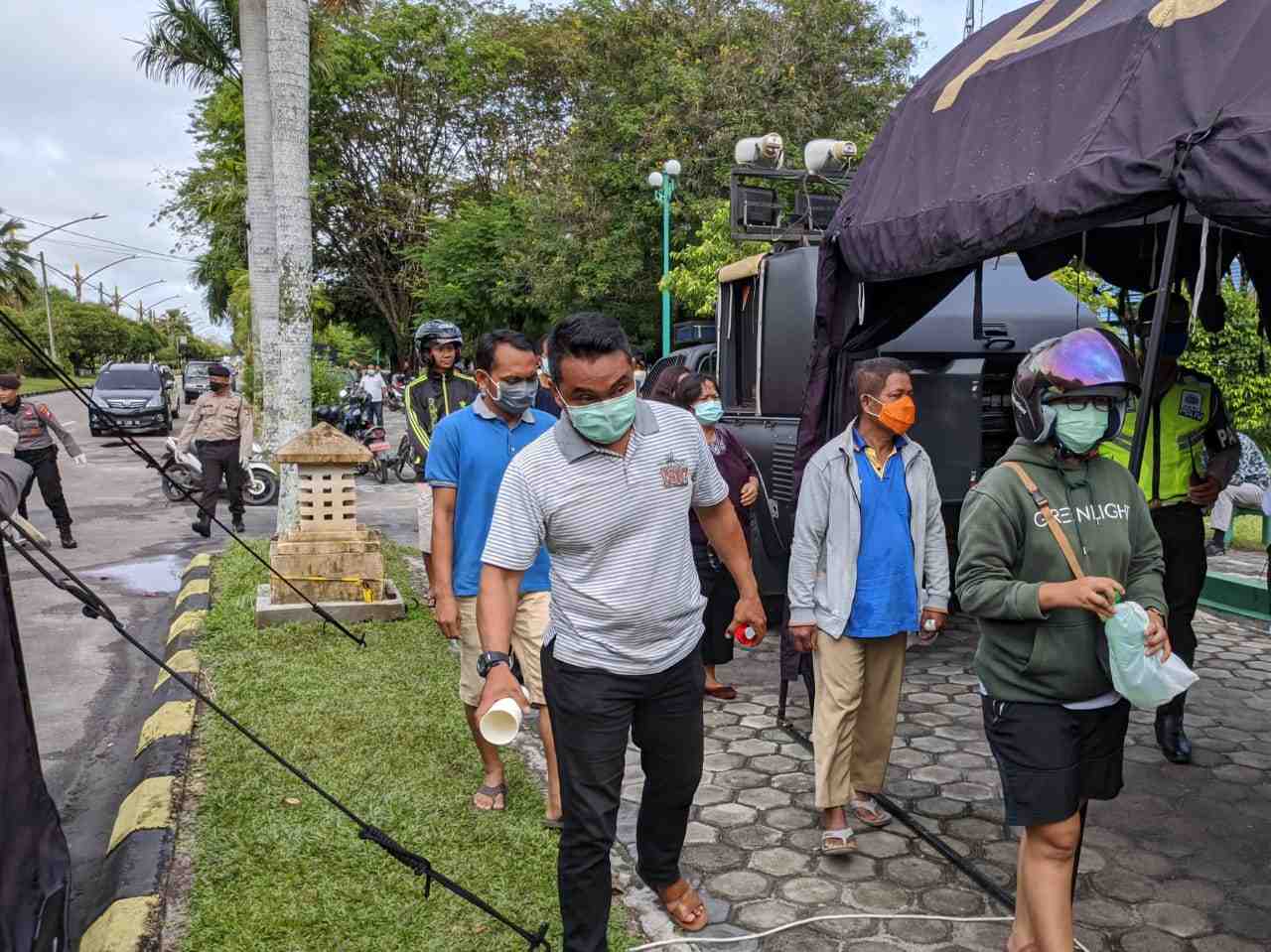 JAGA JARAK SAAT ANTRI