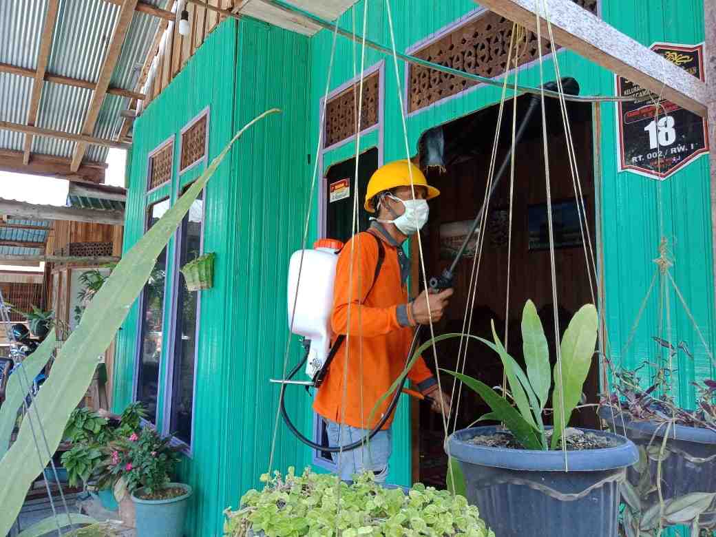 SEMPROT RUMAH WARGA