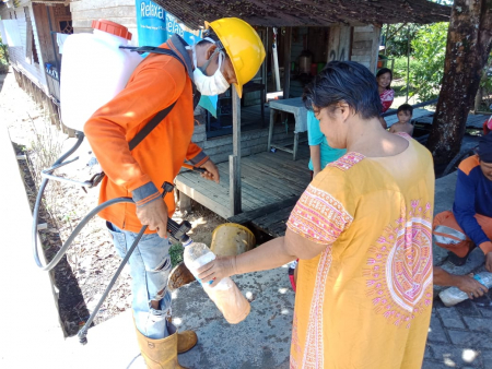 BAGIKAN CAIRAN DISINFEKATAN PADA WARGA