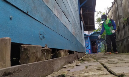 PENYEMPROTAN DISINFEKTAN MANDIRI