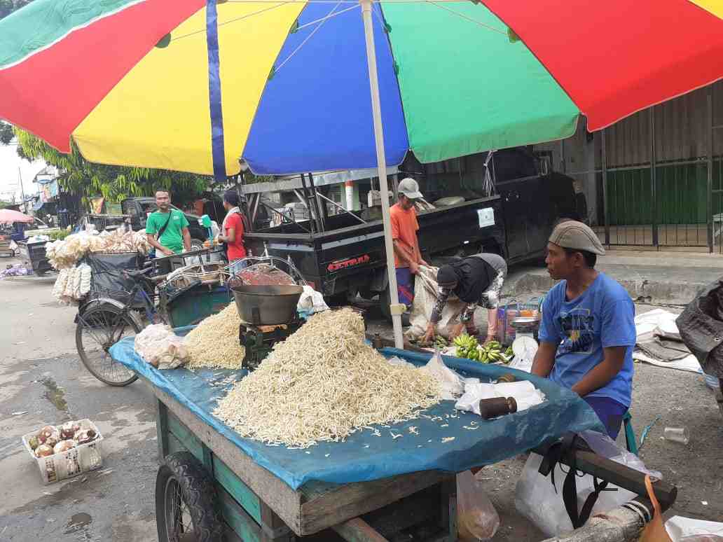 PASAR SEPI PENGUNJUNG