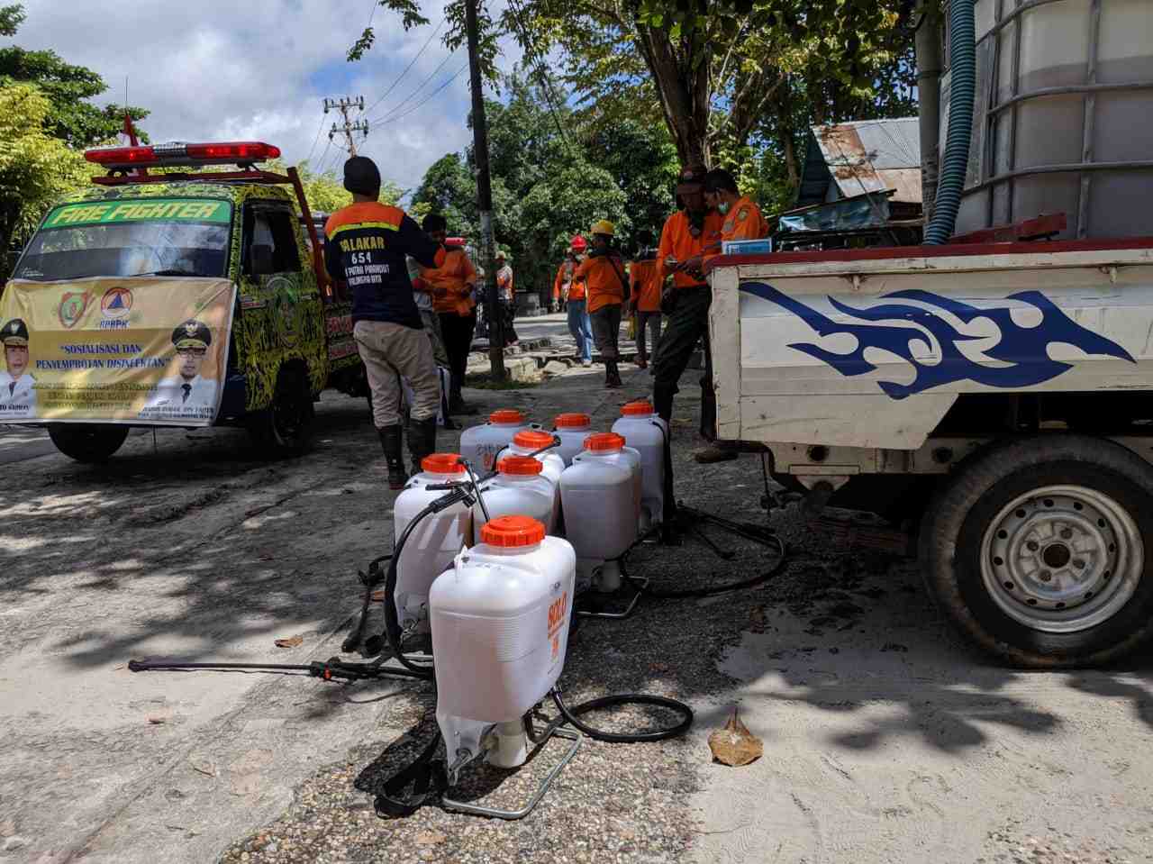 PERSIAPAN PENYEMPROTAN DISINFEKTAN