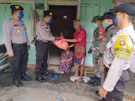 BERI BANTUAN SEMBAKO