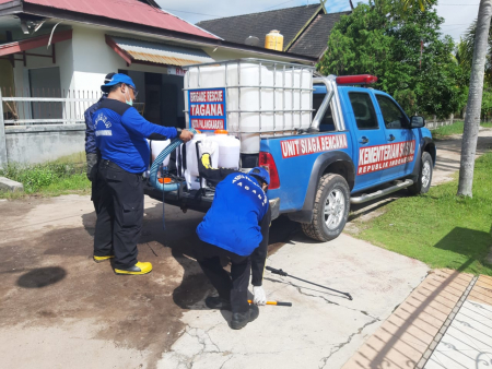 PERSIAPAN PENYEMPROTAN DISINFEKTAN