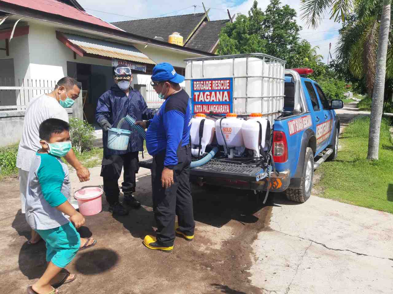 BAGIKAN CAIRAN DISINFEKTAN