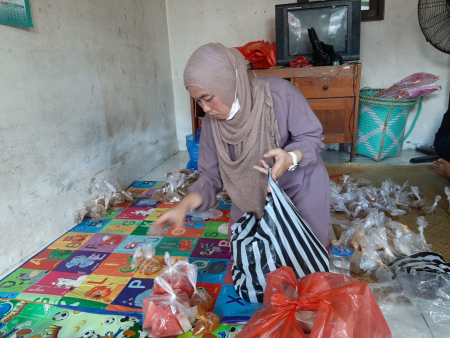 MAKANAN UNTUK PETUGAS GUGUS TUGAS