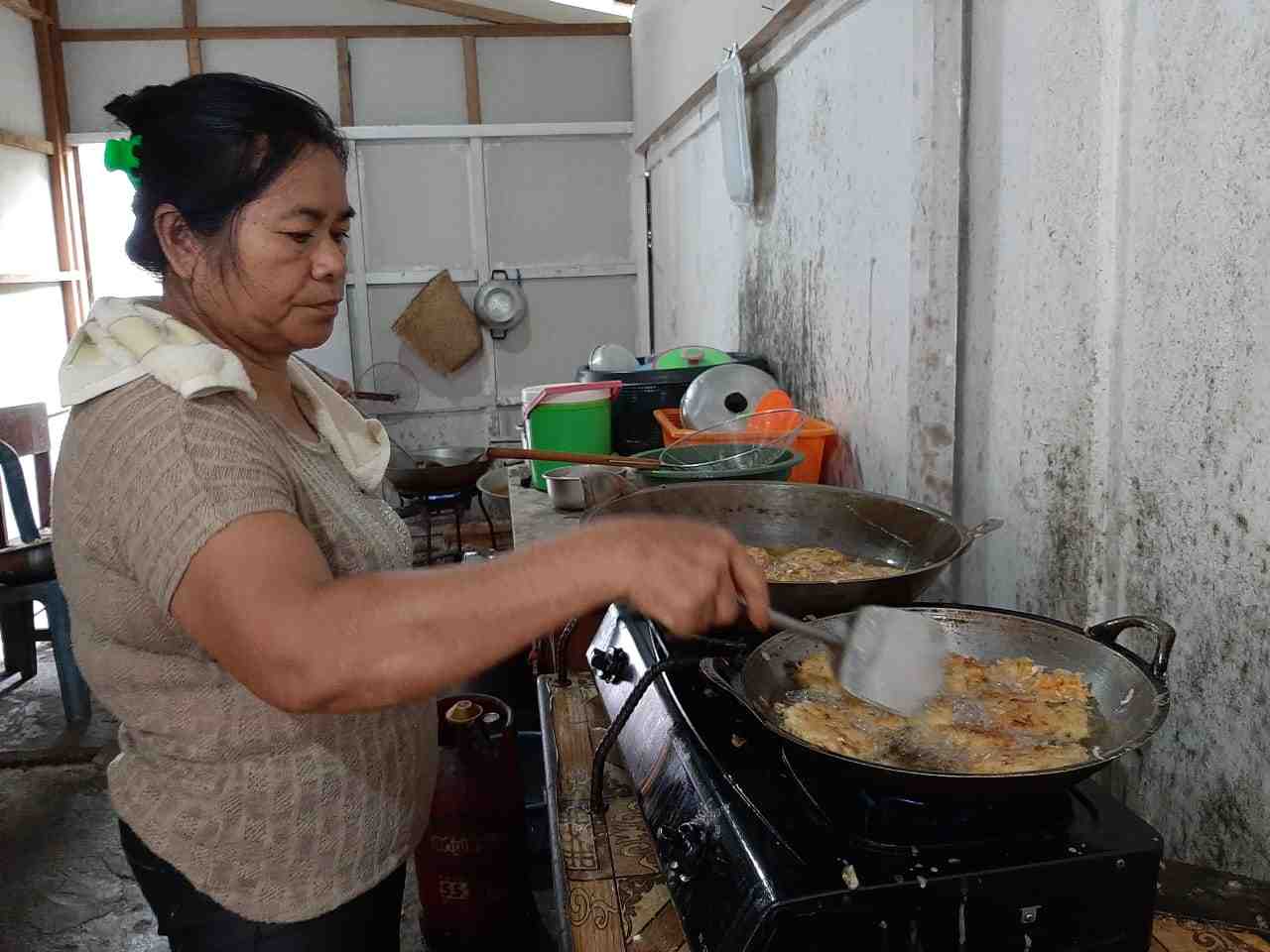 MENGGORENG BAKWAN