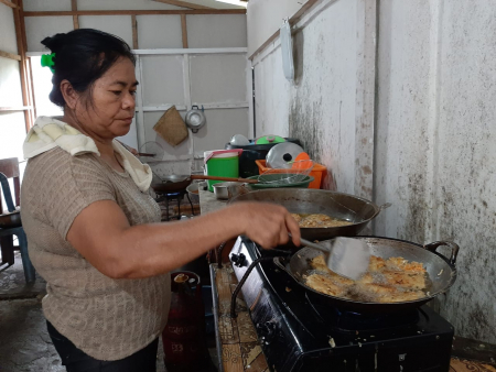 MENGGORENG BAKWAN