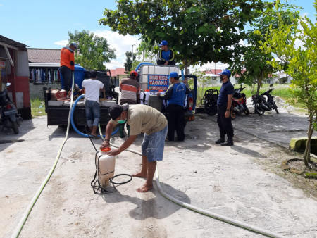 PERSIAPAN PENYEMPROTAN CAIRAN DISINFEKTAN