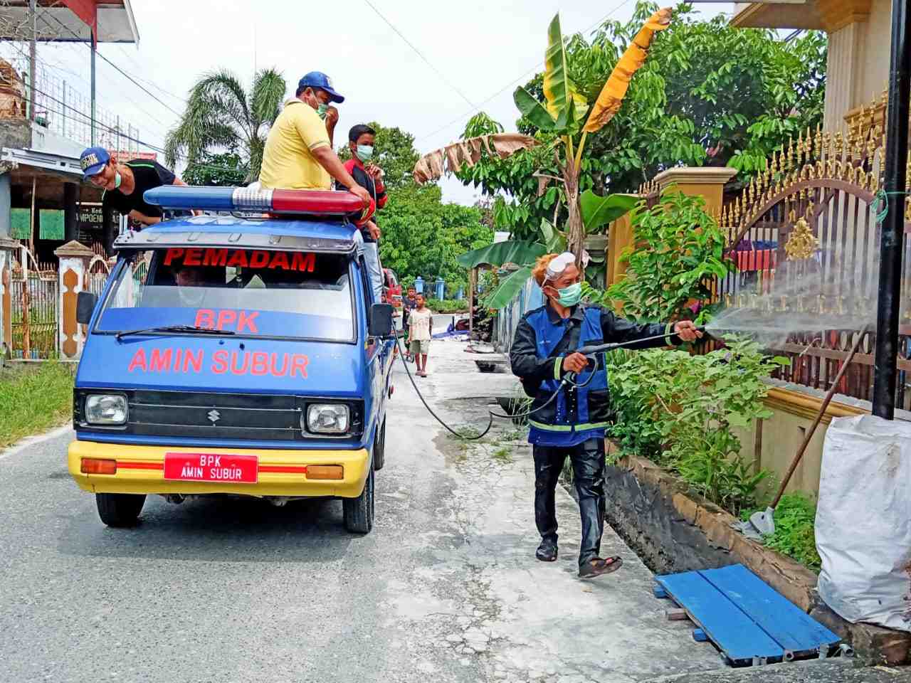 SEMPROT CAIRAN DISINFEKTAN