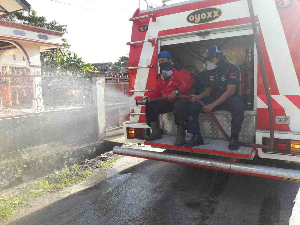 PENYEMPROTAN DISINFEKTAN