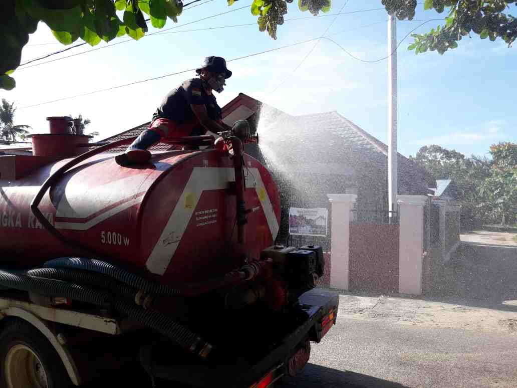 PENYEMPROTAN DISINFEKTAN