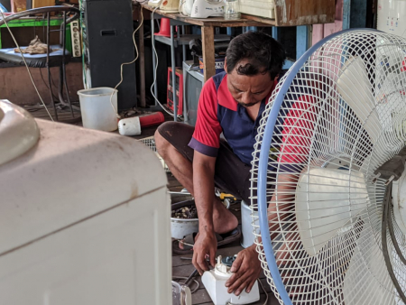  PERBAIKI BARANG ELEKTRONIK