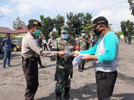 MEMBAGIKAN PAMFLET