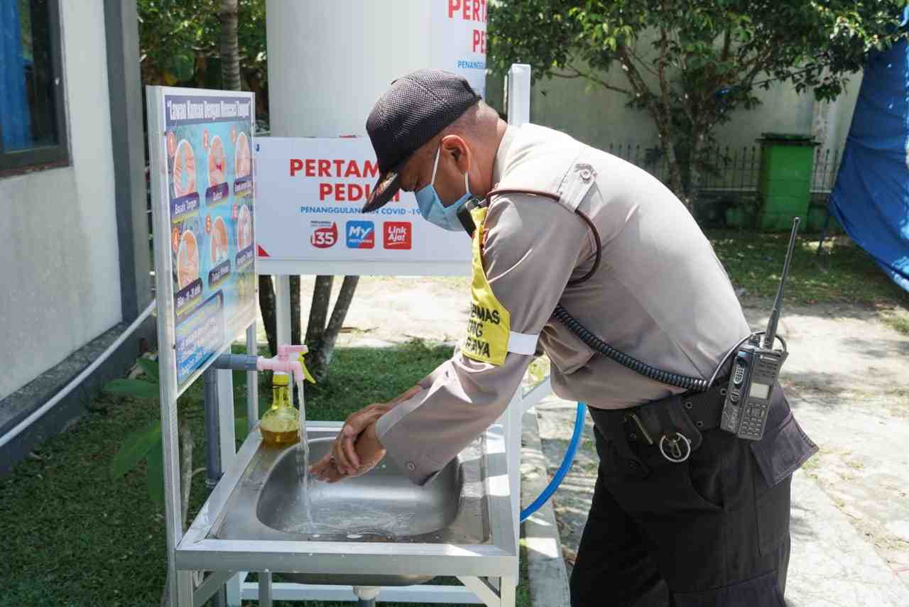 CUCI TANGAN MENCEGAH COVID-19