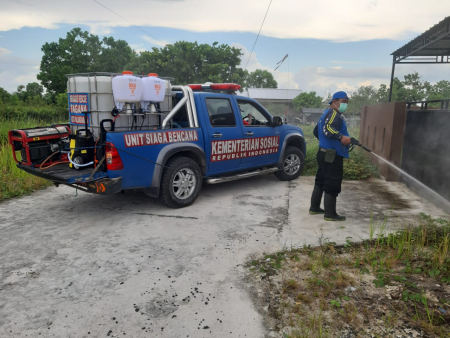 SEMPROT CAIRAN DISINFEKTAN