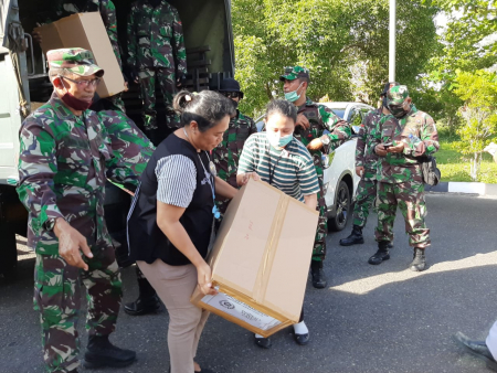 ANGKAT BOX BANTUAN PEDULI COVID -19