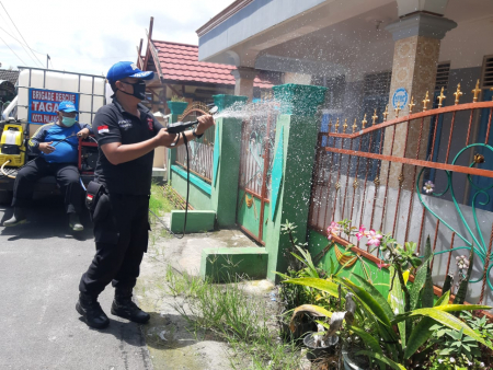 PENYEMPROTAN CAIRAN DISINFEKTAN