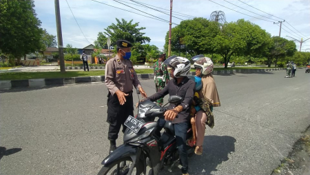 WAJIB MENGGUNAKAN MASKER