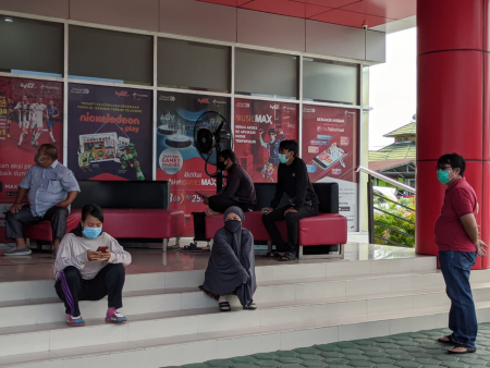 JAGA JARAK SAAT ANTRI