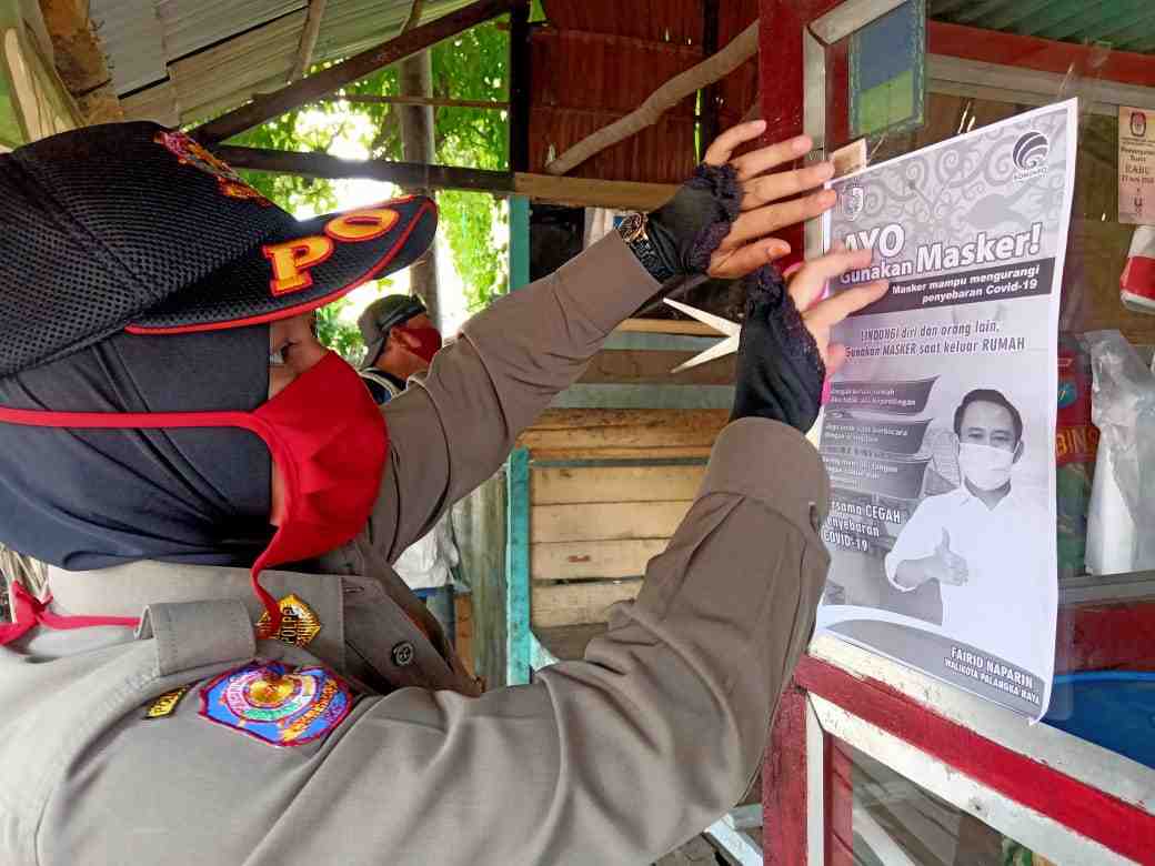 TEMPEL IMBAUAN GUNAKAN MASKER