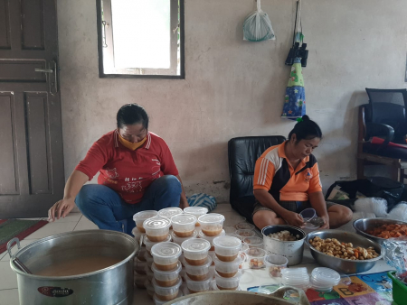 SEDIAKAN MAKANAN BERBUKA PUASA