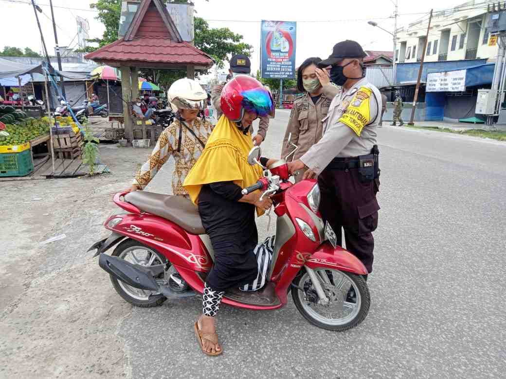 IMBAUAN PAKAI MASKER dan Di RUMAH SAJA